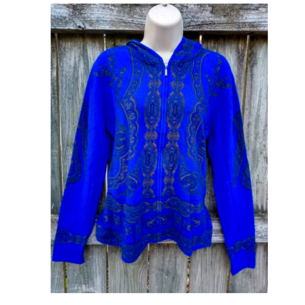 NWT Urban Mango sweater size M